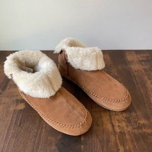 Madewell Tan Moccasins with Cream Fur Lining
